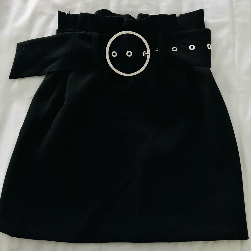 ✨Limited Time Listing! 🖤 Zara Black Belted Paper Bag Style Skirt 🖤